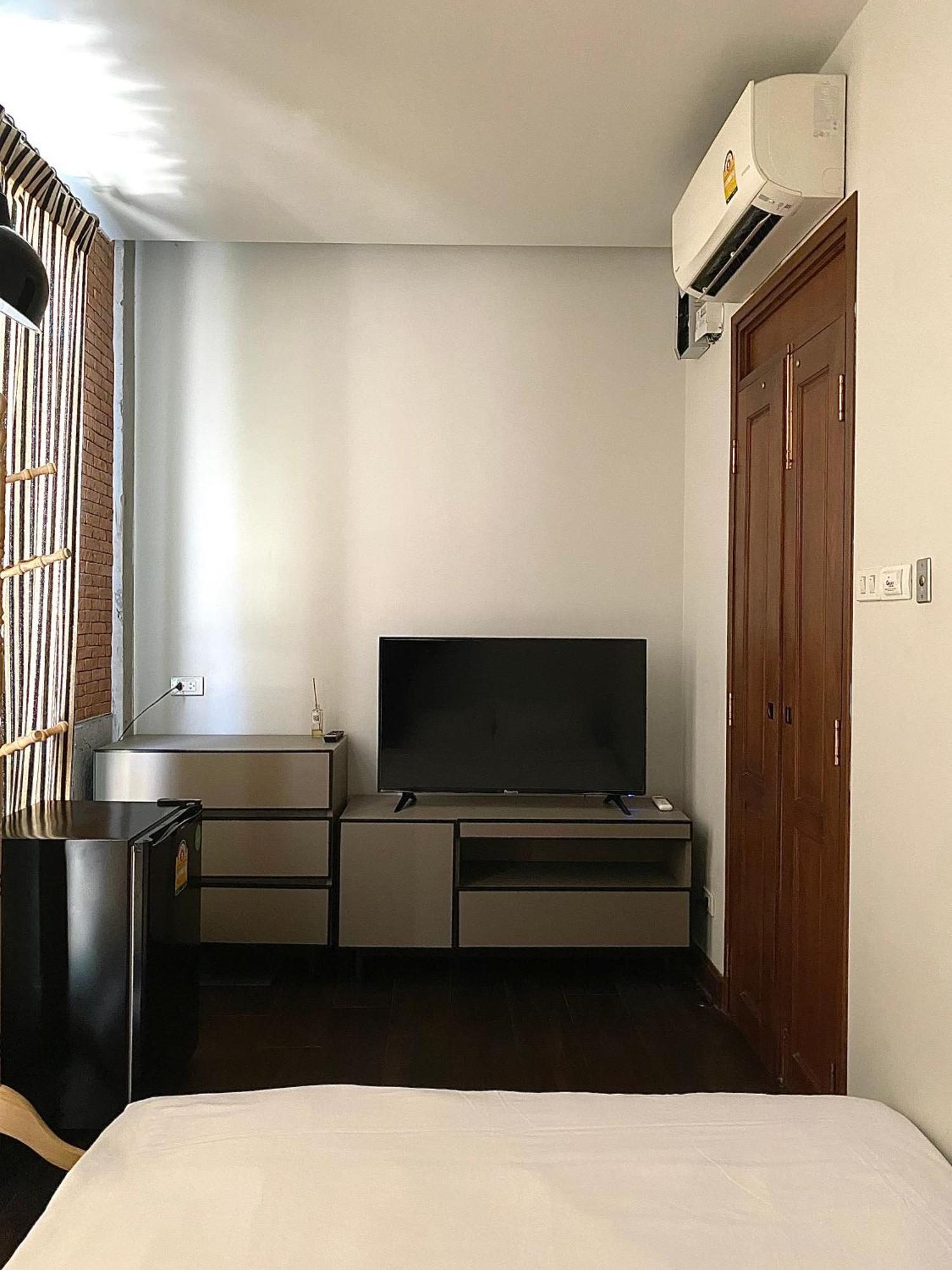 Khunluang Hostel (Adults Only) Csiangmaj Kültér fotó